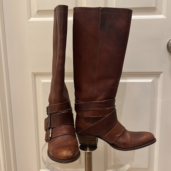 SENDRA Harness 3 Buckle Moto Distressed Boots Size 8 Anthropologie